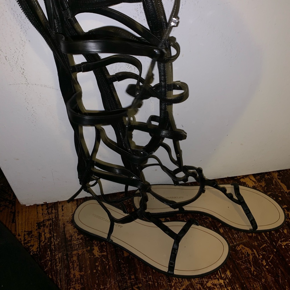 Shoe